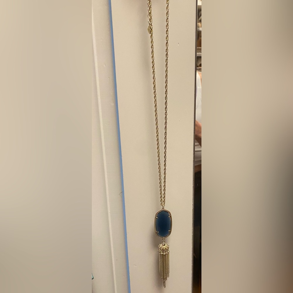 Kendra Scott necklace